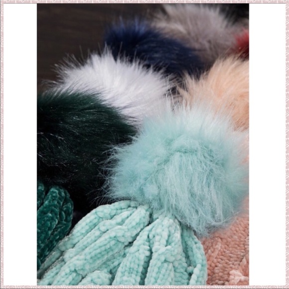 LAST 1 Ultra Soft Faux Fur Gray Pom Pom Beanie - Picture 5 of 7